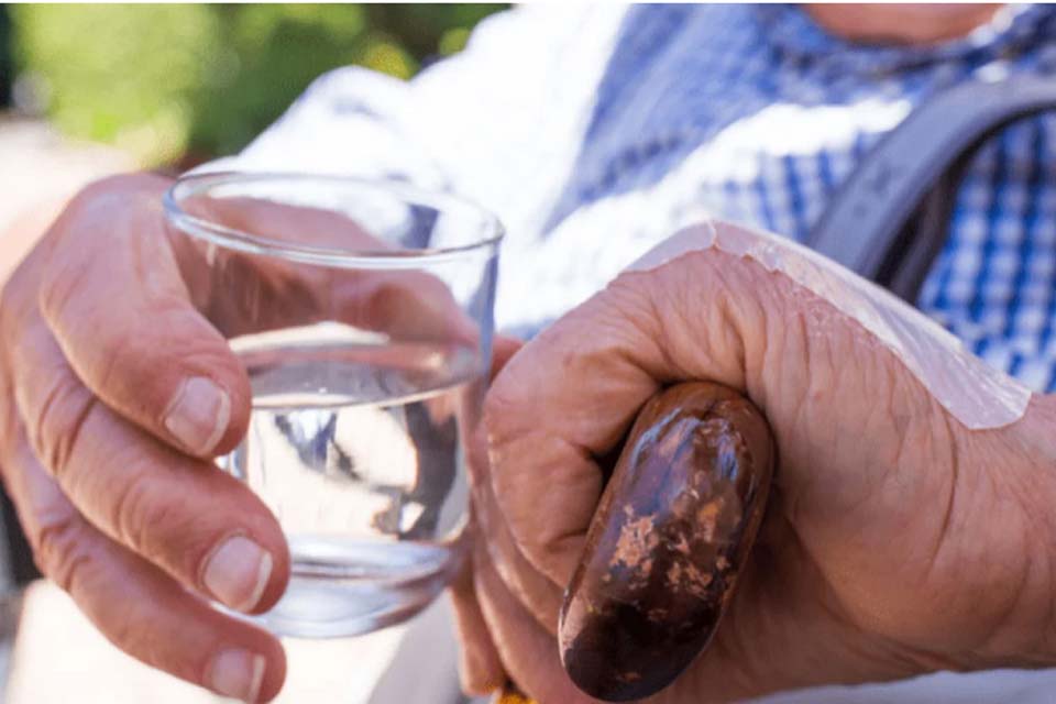 خواب راحت تر سالمندان با خوردن آب